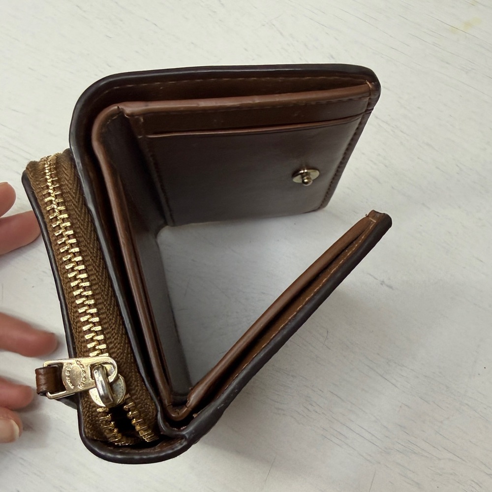 Coach Small Trifold Wallet In Blocked Signature Canvas - Picture 4 of 8